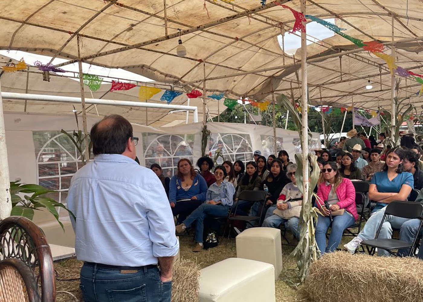 4 / 5 - Estudiantes de Veterinaria Fortalecen su Aprendizaje en la Expo Feria de la Candelaria 4 / 5 - Estudiantes de Veterinaria Fortalecen su Aprendizaje en la Expo Feria de la Candelaria