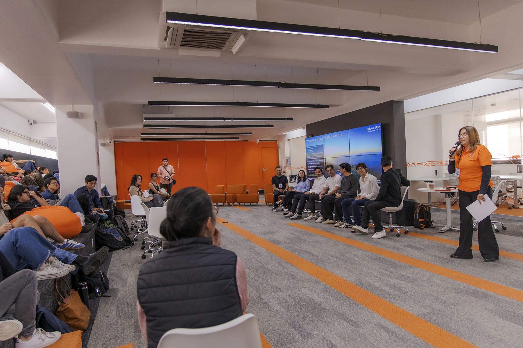 1 / 12 - Mentalidad 10x en los Negocios: Jornada de Emprendimiento 1 / 12 - Mentalidad 10x en los Negocios: Jornada de Emprendimiento