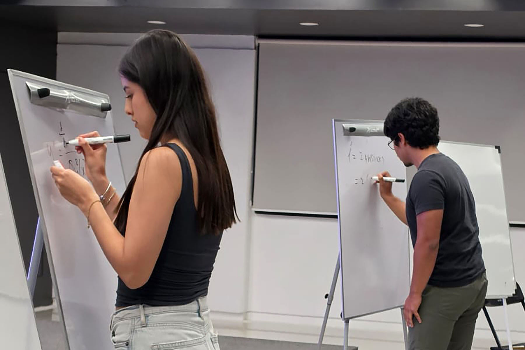 2 / 4 - Cuarto Concurso de Cálculo 2 / 4 - Cuarto Concurso de Cálculo