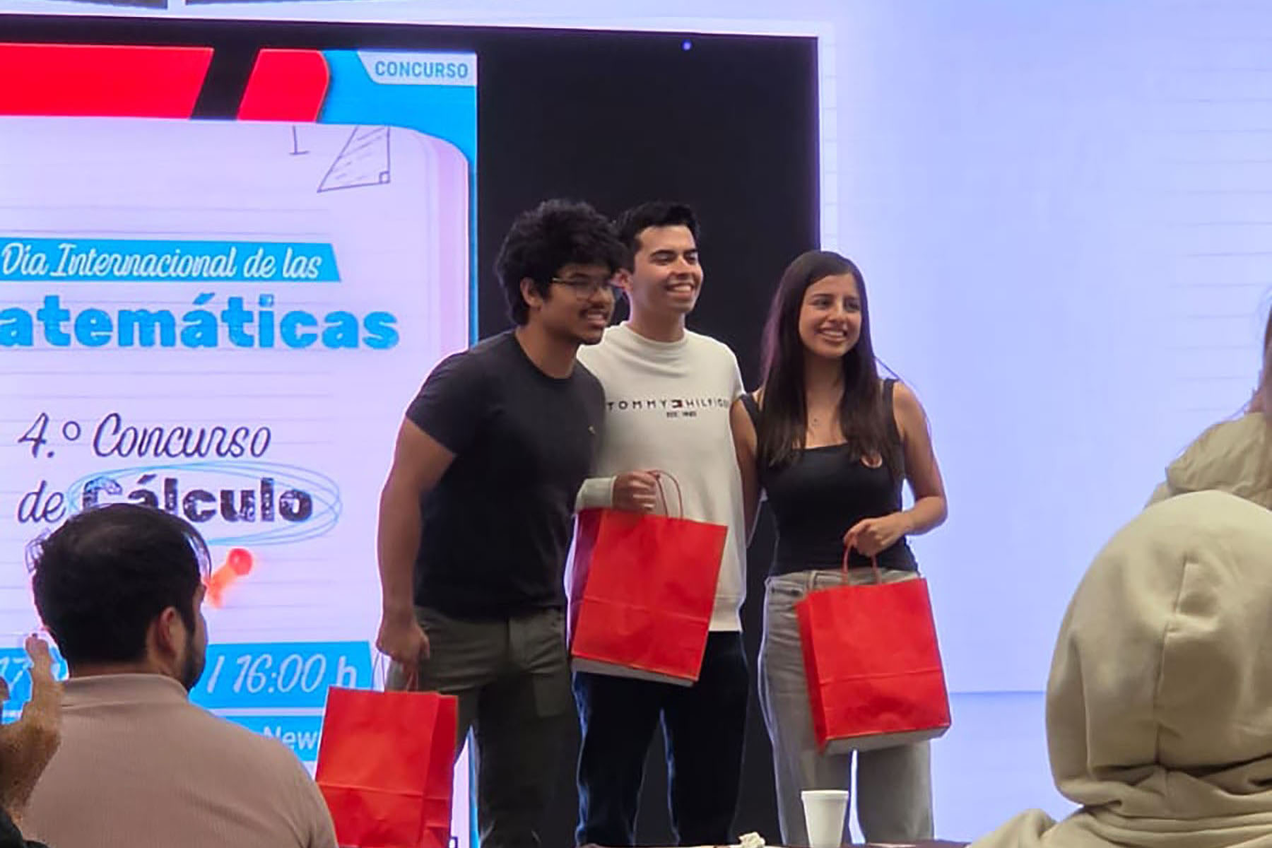 4 / 4 - Cuarto Concurso de Cálculo 4 / 4 - Cuarto Concurso de Cálculo