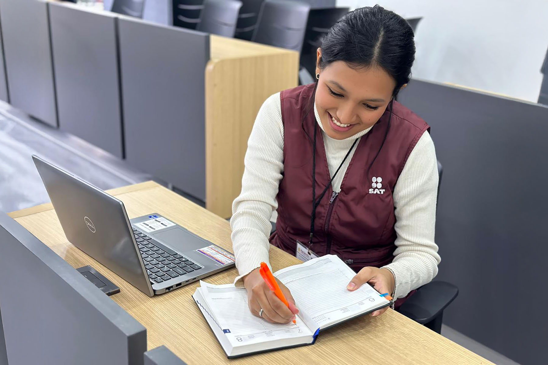 2 / 2 - Excelencia y Servicio: Prácticas Profesionales en el SAT 2 / 2 - Excelencia y Servicio: Prácticas Profesionales en el SAT