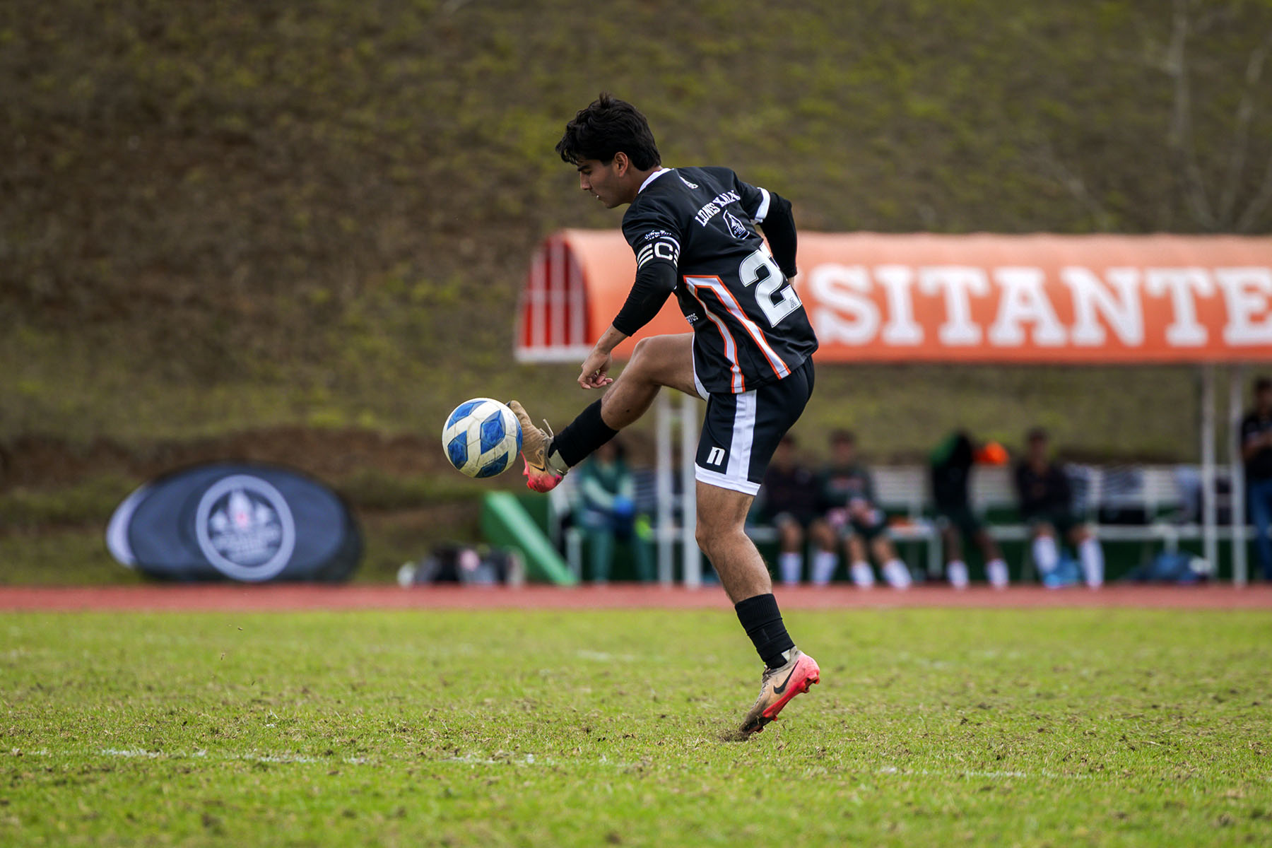 4 / 6 - Cabrera y sus Leones van por la Final en la Conferencia Nacional de Fútbol Soccer 4 / 6 - Cabrera y sus Leones van por la Final en la Conferencia Nacional de Fútbol Soccer