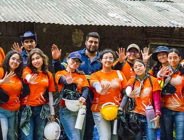 La Comunidad Anáhuac Veracruz une Fuerzas para Levantar Hogares y Esperanza