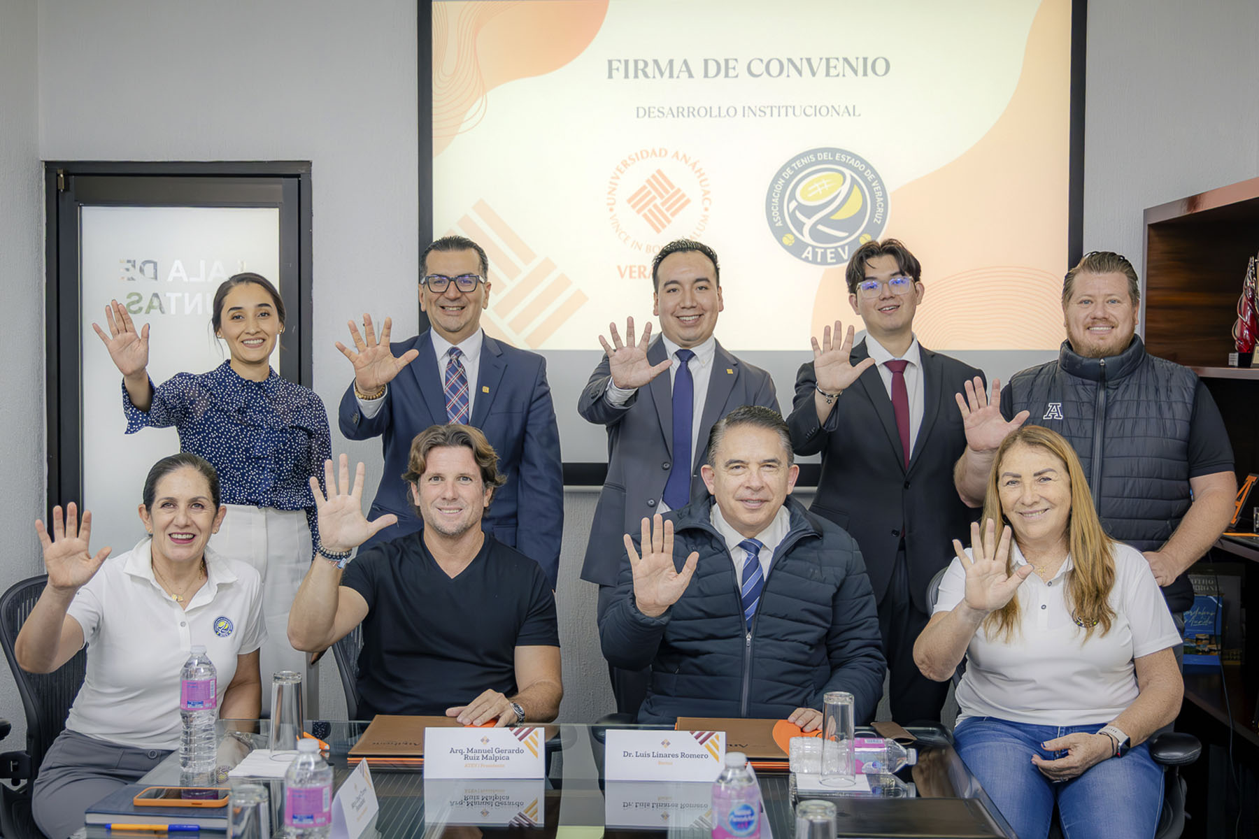 7 / 7 - Firma de Convenio con la Asociación de Tenis del Estado de Veracruz (ATEV) 7 / 7 - Firma de Convenio con la Asociación de Tenis del Estado de Veracruz (ATEV)