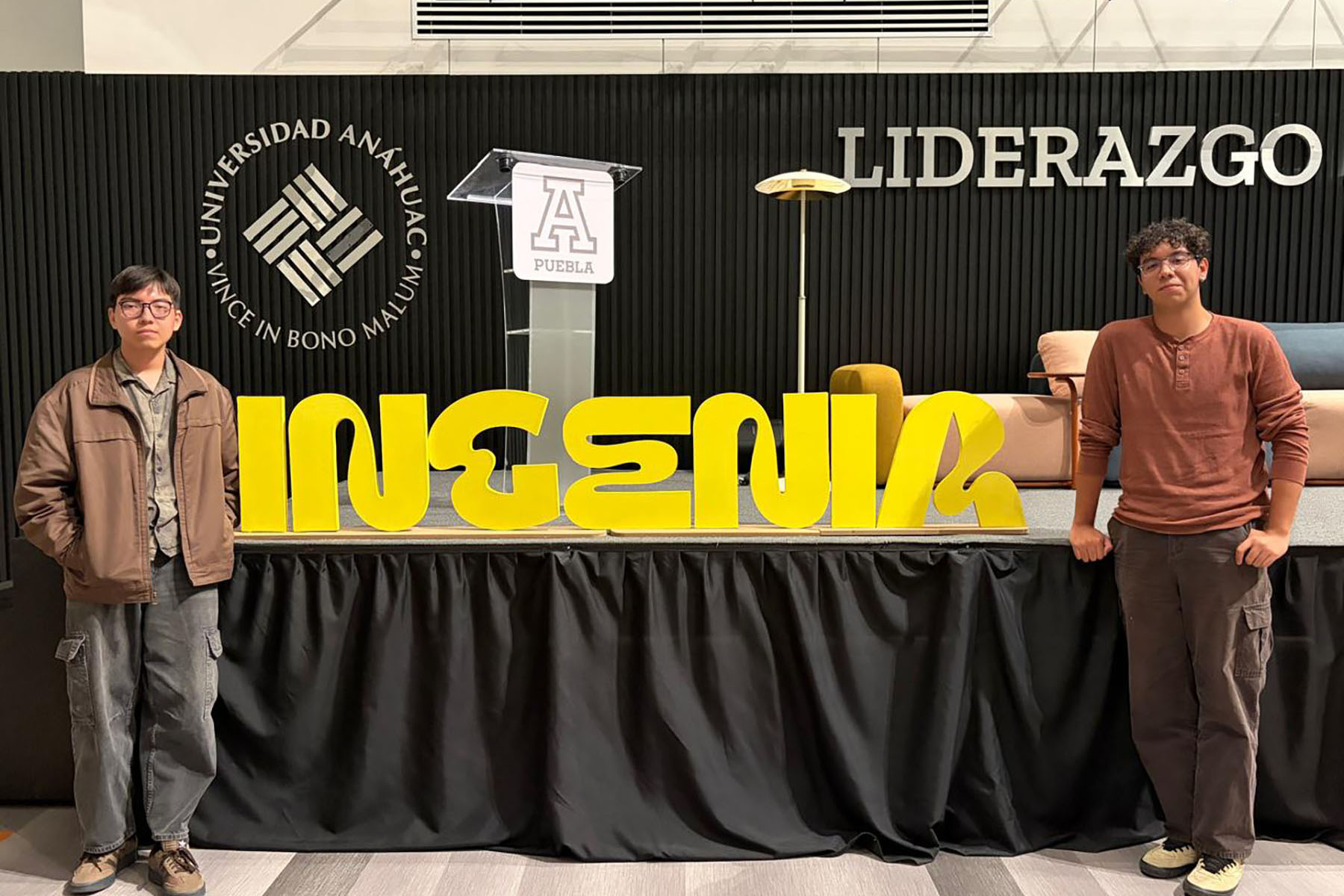 1 / 9 - Estudiantes de Diseño Participan en el Congreso Ingenia 8 en Puebla 1 / 9 - Estudiantes de Diseño Participan en el Congreso Ingenia 8 en Puebla