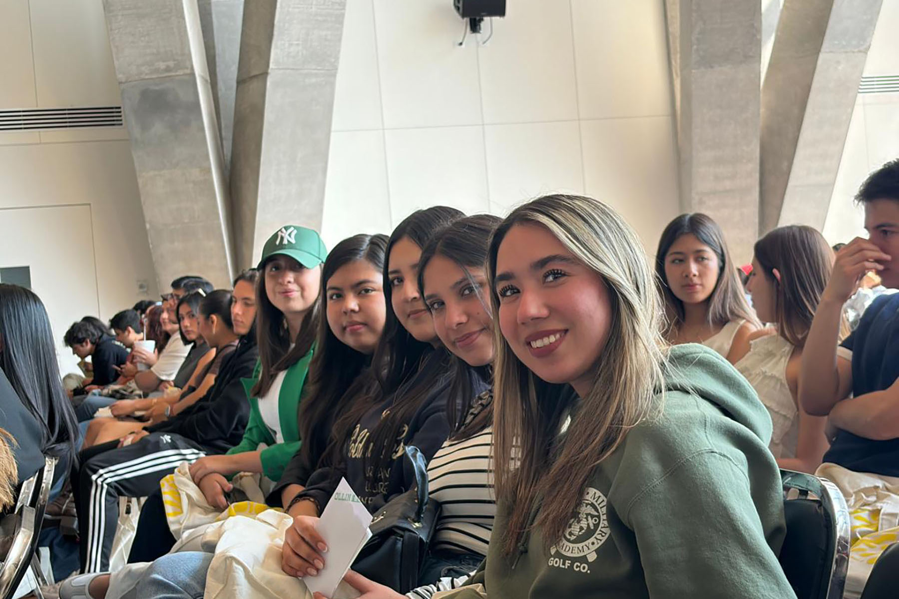 2 / 9 - Estudiantes de Diseño Participan en el Congreso Ingenia 8 en Puebla 2 / 9 - Estudiantes de Diseño Participan en el Congreso Ingenia 8 en Puebla