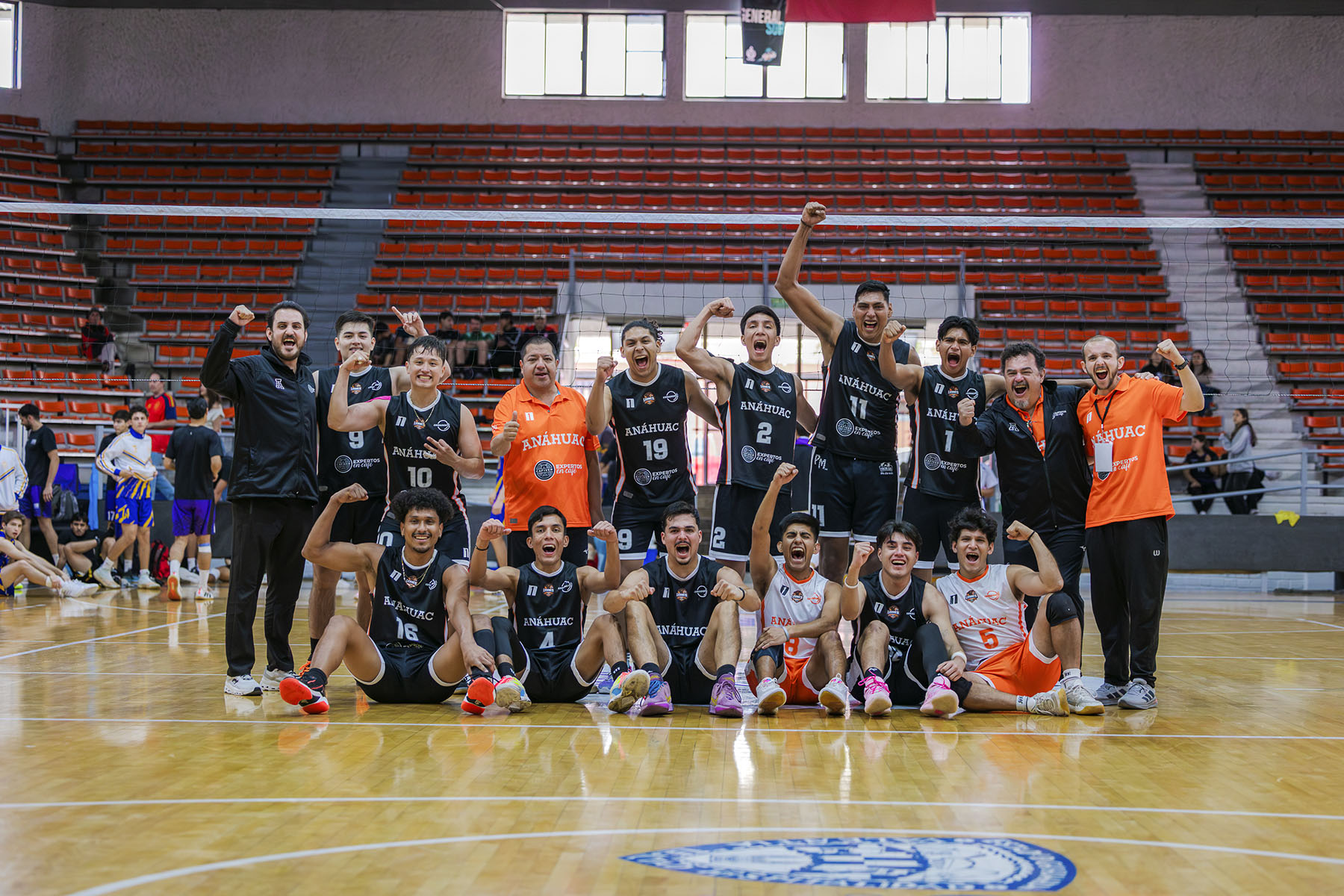 5 / 9 - Leones Conquistan el Tercer Lugar Nacional en Voleibol 5 / 9 - Leones Conquistan el Tercer Lugar Nacional en Voleibol