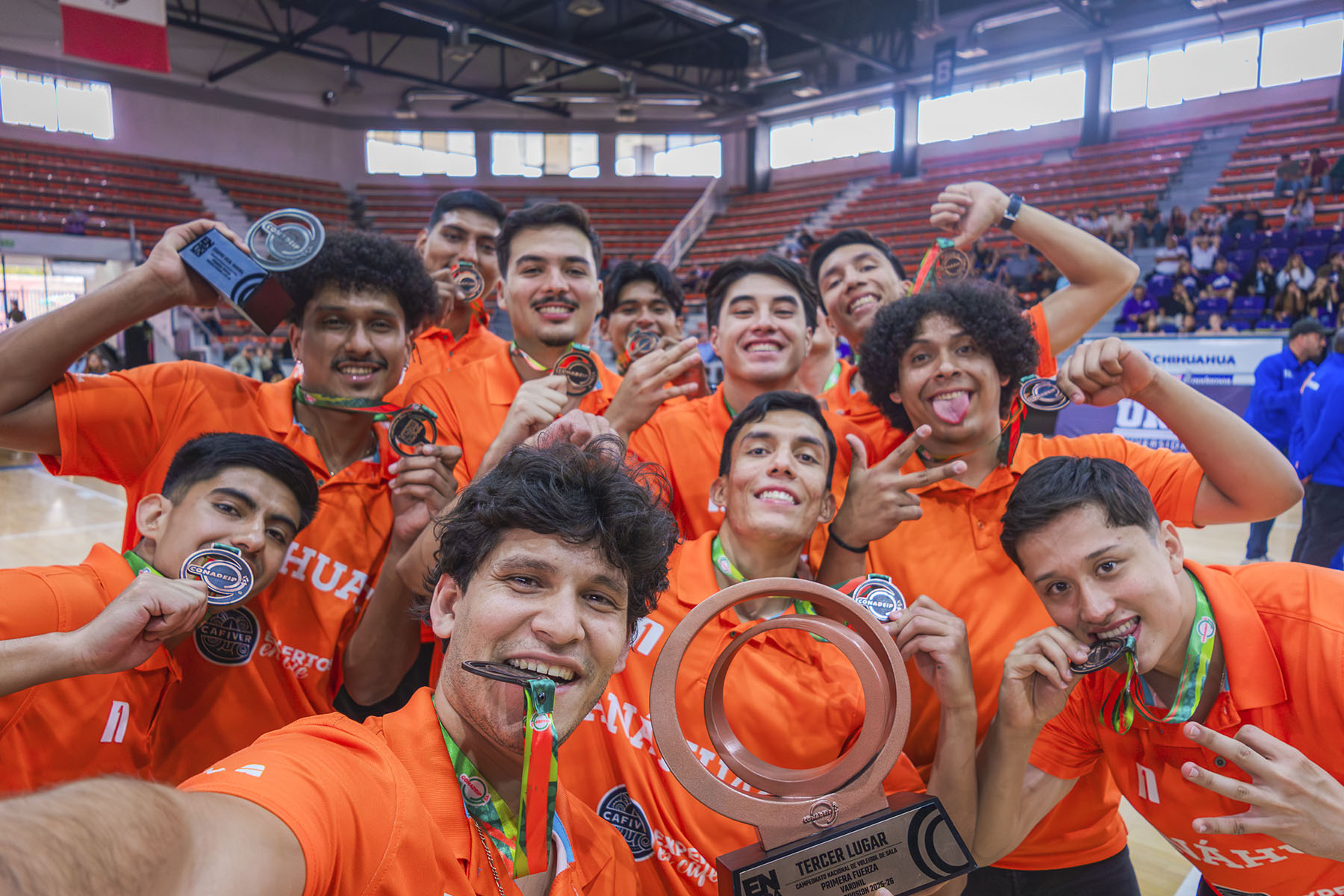 6 / 9 - Leones Conquistan el Tercer Lugar Nacional en Voleibol 6 / 9 - Leones Conquistan el Tercer Lugar Nacional en Voleibol