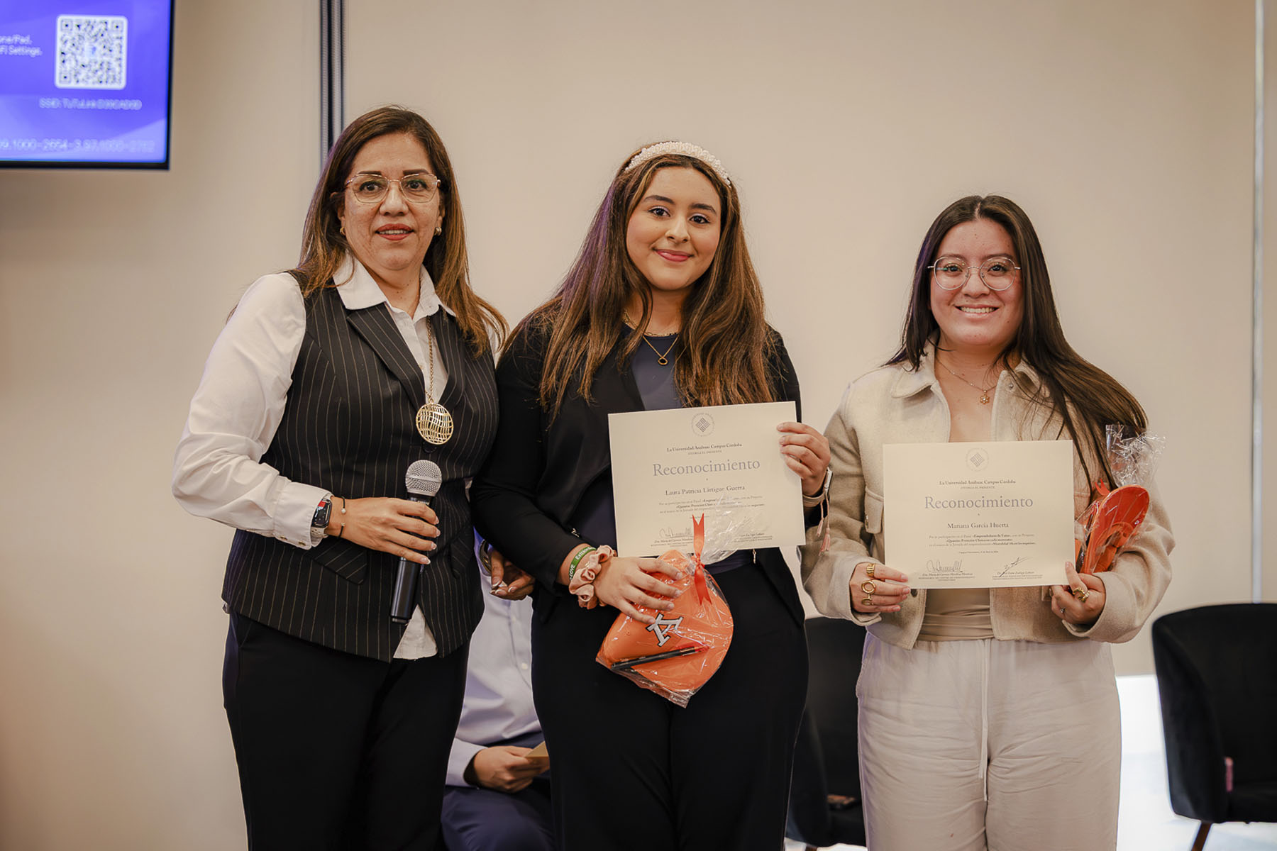 14 / 18 - Jornada Universitaria de Emprendimiento: Mentalidad 10x en los Negocios 14 / 18 - Jornada Universitaria de Emprendimiento: Mentalidad 10x en los Negocios