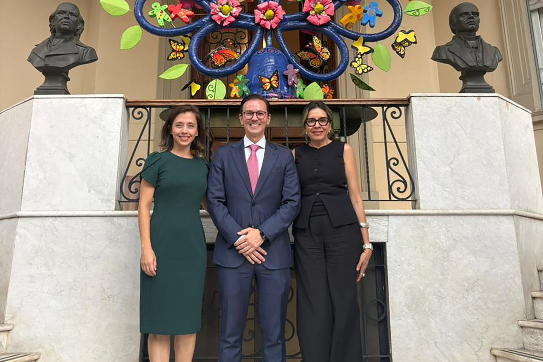 1 / 7 - Academia Europea de Firenze: Puente Creativo México–Italia 1 / 7 - Academia Europea de Firenze: Puente Creativo México–Italia