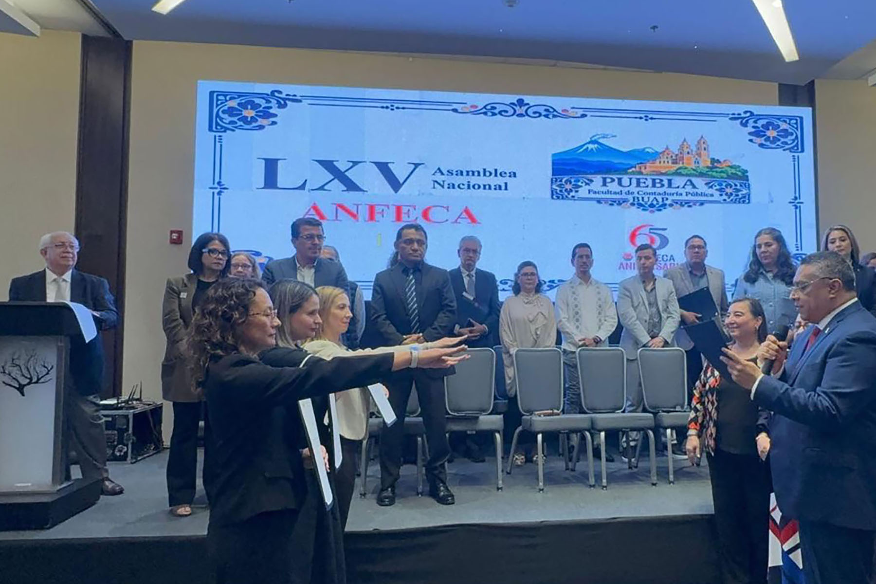 3 / 3 - La Licenciatura en Administración y Dirección de Empresas se Afilia a la ANFECA 3 / 3 - La Licenciatura en Administración y Dirección de Empresas se Afilia a la ANFECA