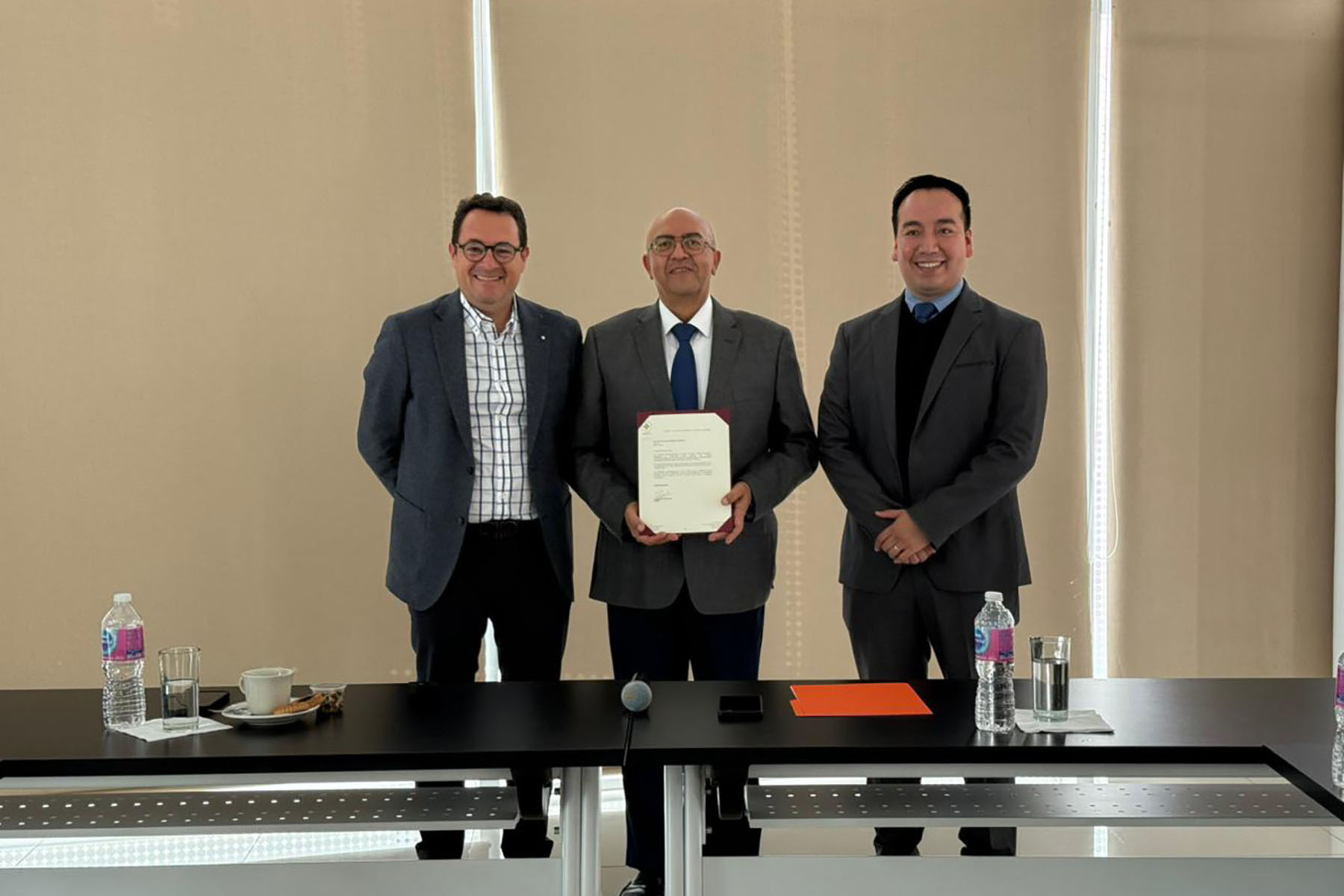 1 / 3 - Integración del C.P. Francisco Javier al Consejo Consultivo Académico de Finanzas 1 / 3 - Integración del C.P. Francisco Javier al Consejo Consultivo Académico de Finanzas
