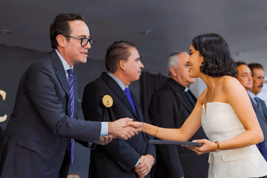 La Excelencia que Trasciende: Entrega del Premio Excellentia Aurea