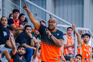 Eric Hare Construye su Historia como Entrenador con Leones Anáhuac