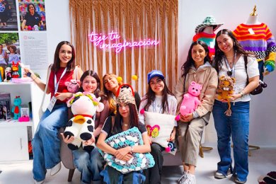Alumnos de Diseño de Moda Fortalecen su Formación Profesional en EXINTEX