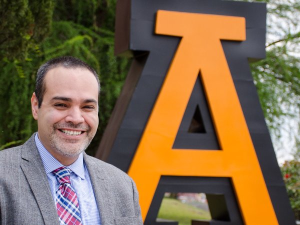 Al emprender en el mundo laboral, lo que nos destaca como Egresados Anáhuac es el desempeño
