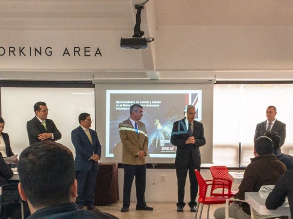 Visita del Departamento de Comercio Internacional del Reino Unido