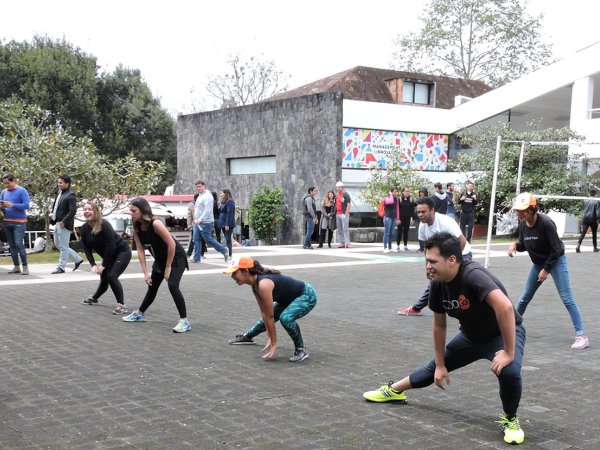 Clase de Zumba en la Semana de la Salud