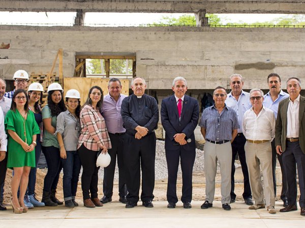Patronato de la UAX inaugura Laboratorios de Bachillerato Anáhuac