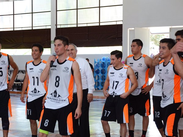 Último partido en casa para Leones y despedida del Capitán
