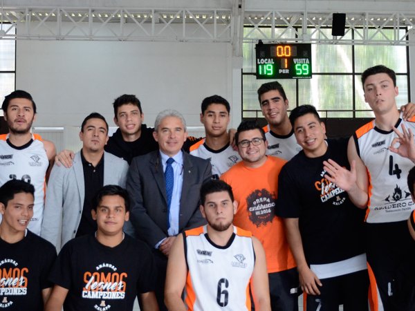 Leones aplastan al IPN