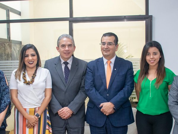 Delegada de la SRE imparte conferencia a Negocios Internacionales