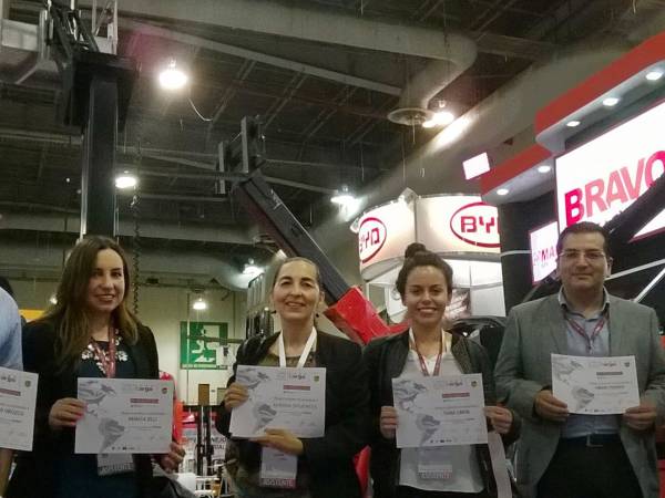 Alumnos de Negocios Internacionales asisten al Cargo Week America 2016