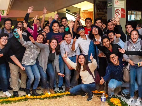 Las Tradiciones Mexicanas se viven con Entusiasmo en la Anáhuac Xalapa