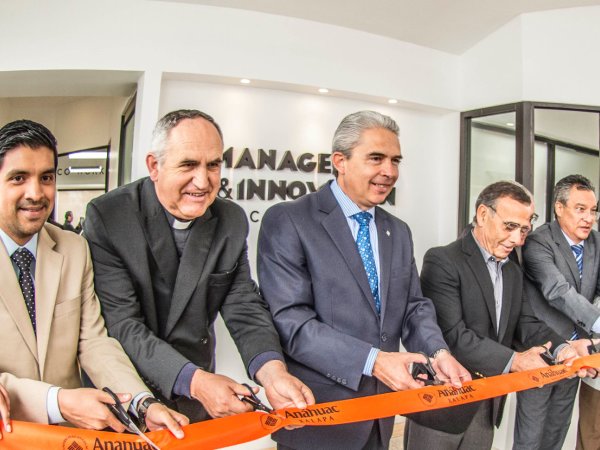 Inaugura Universidad Anáhuac Central Media y Management & Innovation Center