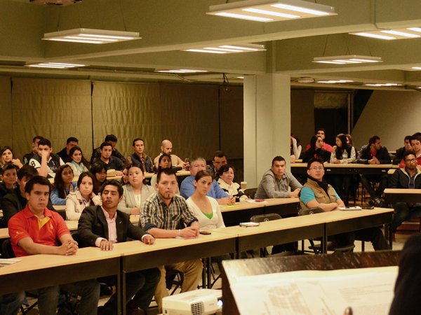 El programa Crédito Joven se presenta en la Anáhuac